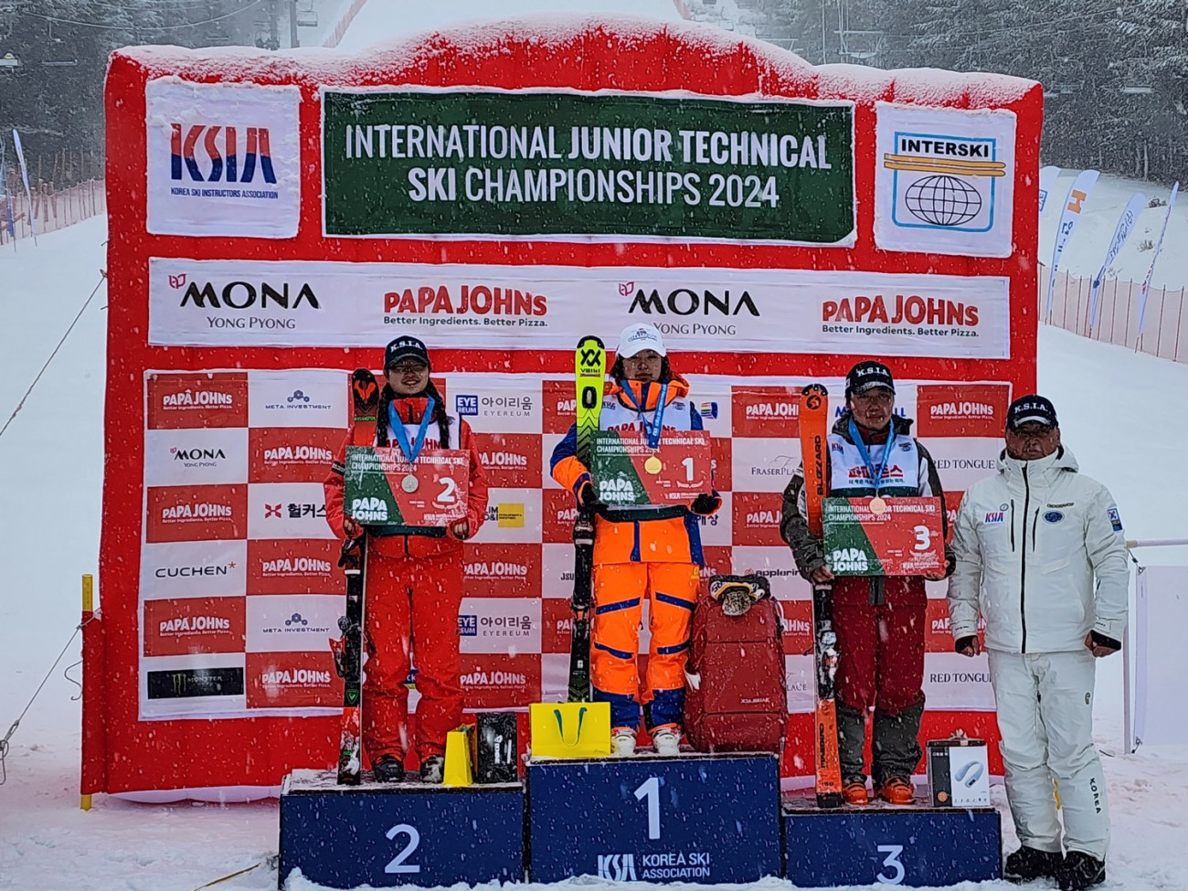 4e6344c3516467096110f2aaec08bee5_1716448400_0226.jpg